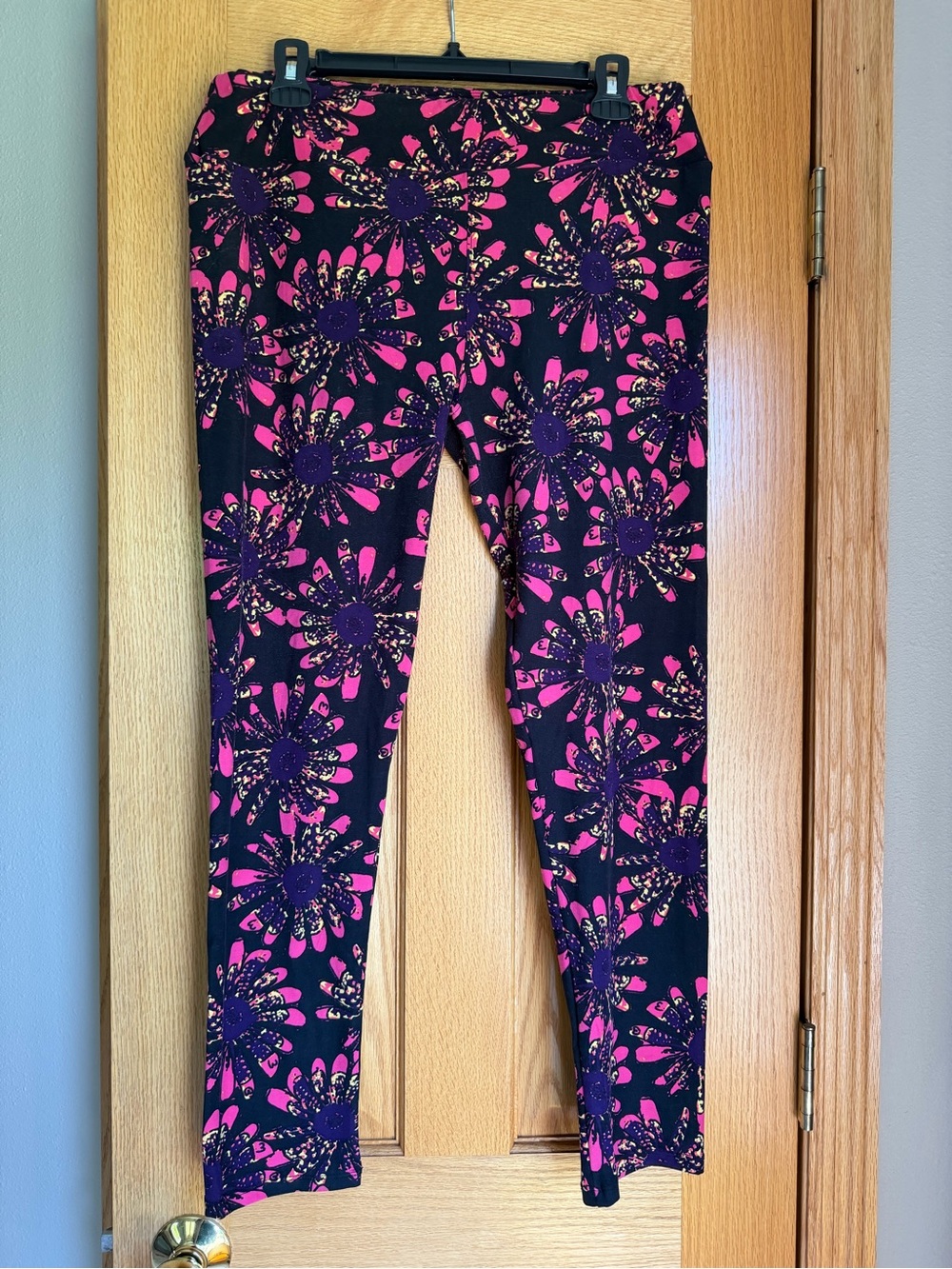 LuLaRoe Black Pink Purple Floral Dandelion Burst Leggings Soft Buttery TC XL